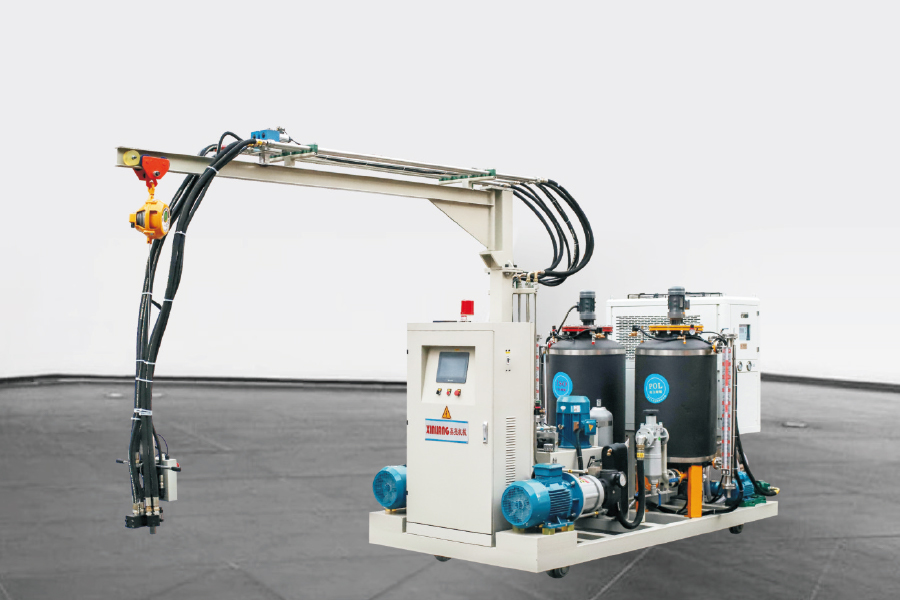 İki bileşenli mobil poliüretan yüksek basınçlı enjeksiyon makinesi izli İki bileşenli mobil poliüretan yüksek basınçlı enjeksiyon makinesi izli